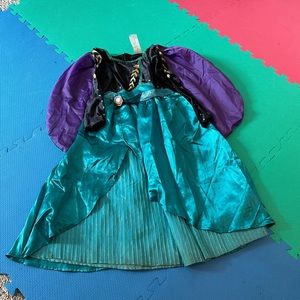 Anna’s dress from frozen 2